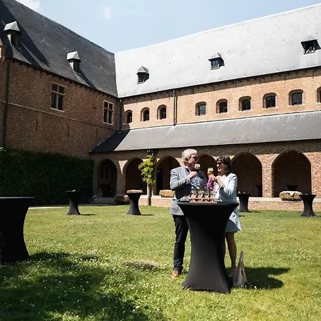 Hotel Priorij Corsendonk 3*